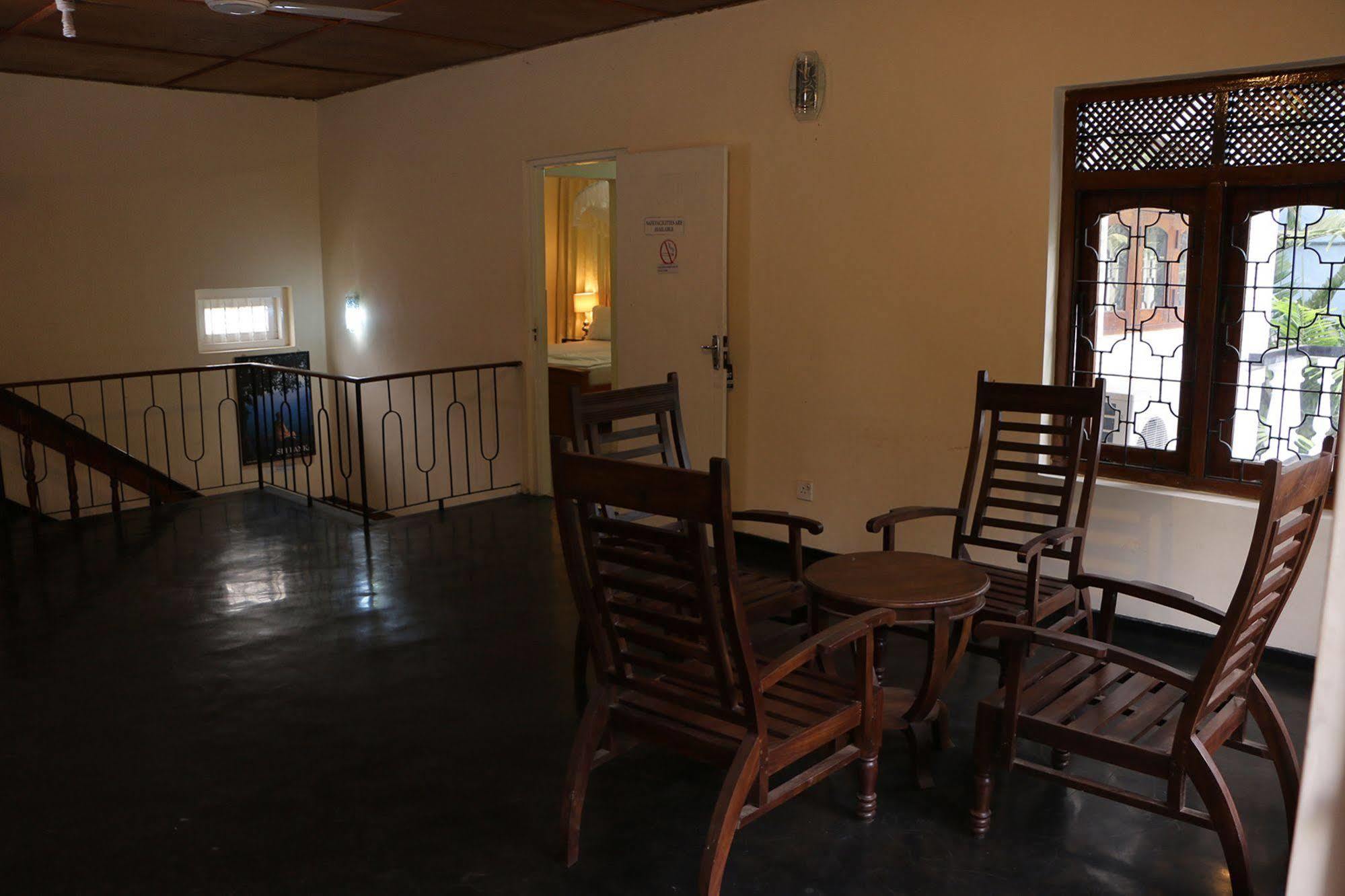 French Garden Tourist Rest Hotel Anuradhapura Ngoại thất bức ảnh